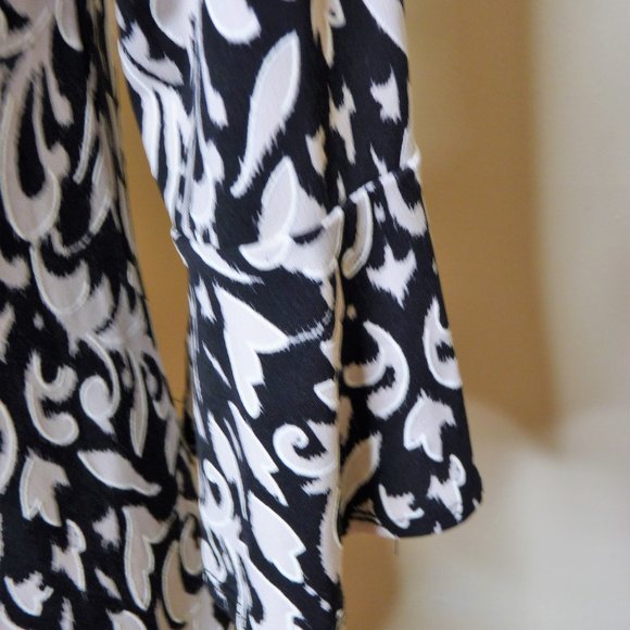 Emma & Olive Petite Tunic with Bell Sleeves - Picture 4 of 5